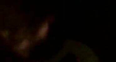 phim sex vanky Brunette shoves phim sex lon luan máy rung trong âm hộ của cô.