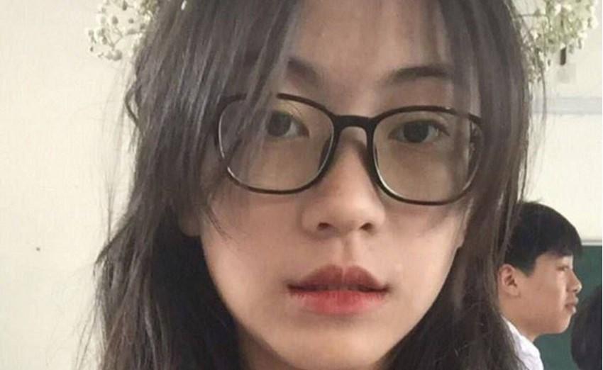 sex chà lồn Nữ bác sĩ có phương pháp giảm đau độc đáo nên phòng khám luôn đông nghịt